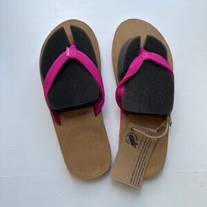 Hari Mari Scouts II Leather Sole Thong Sandals Berry Pink Tan Women's 8M